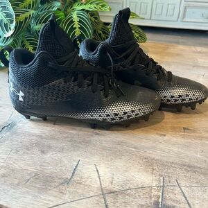 Boys Under Armour Football Cleats size 5.5